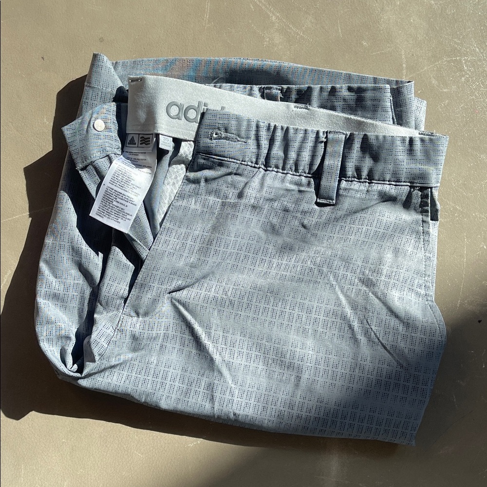 Adidas Men's Light Gray pattered golf short size 35